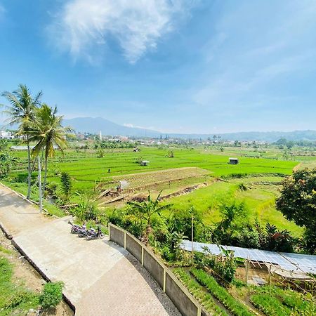 Villa Imperial Diamond Cibadak  Ngoại thất bức ảnh