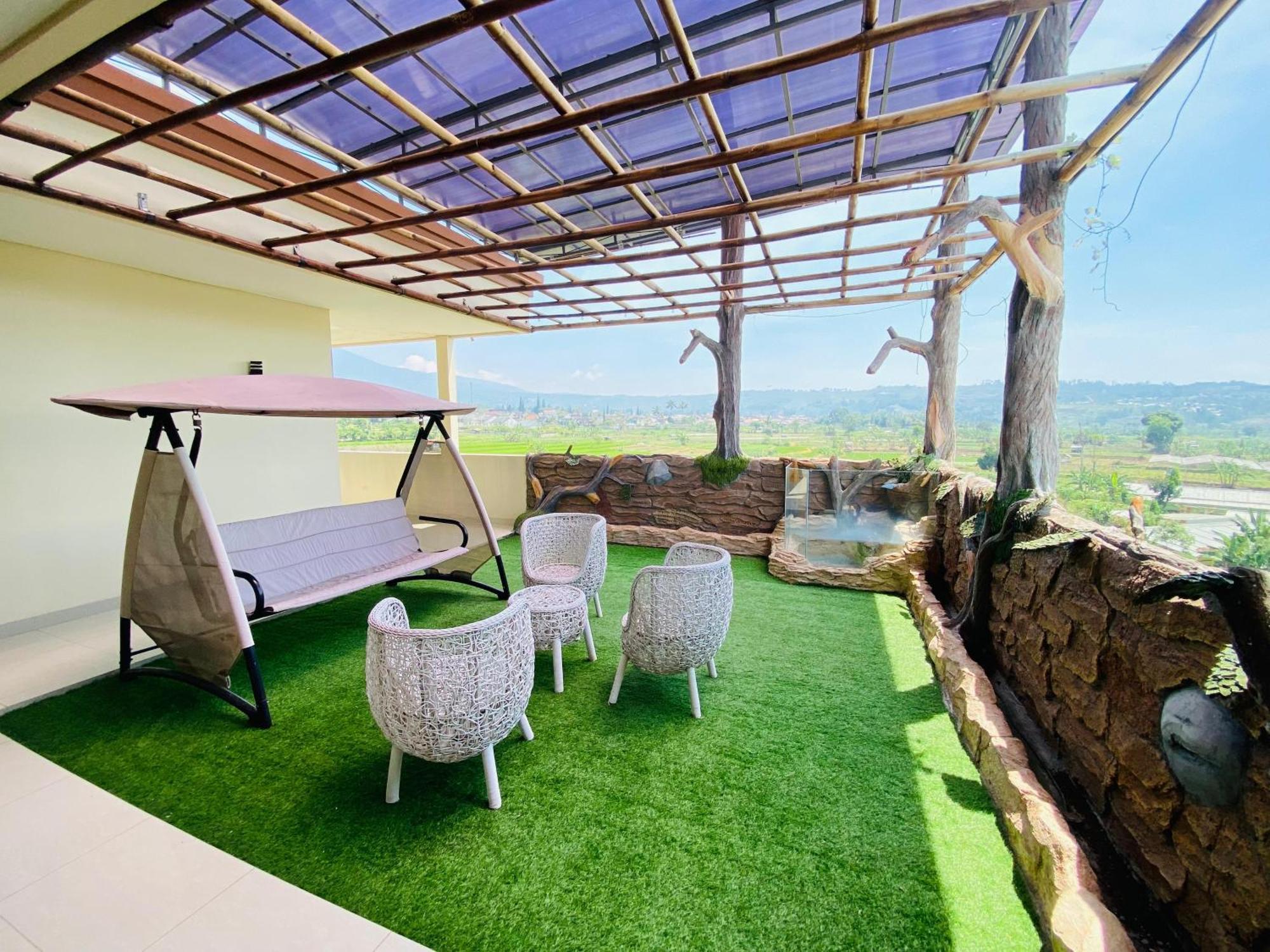 Villa Imperial Diamond Cibadak  Ngoại thất bức ảnh