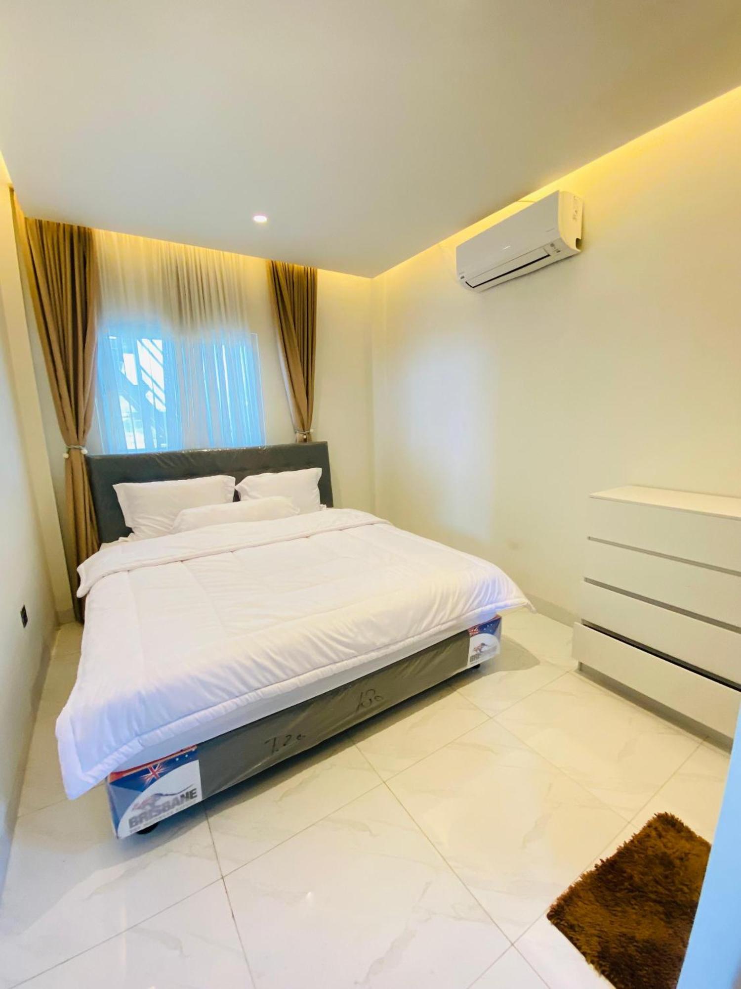 Villa Imperial Diamond Cibadak  Ngoại thất bức ảnh