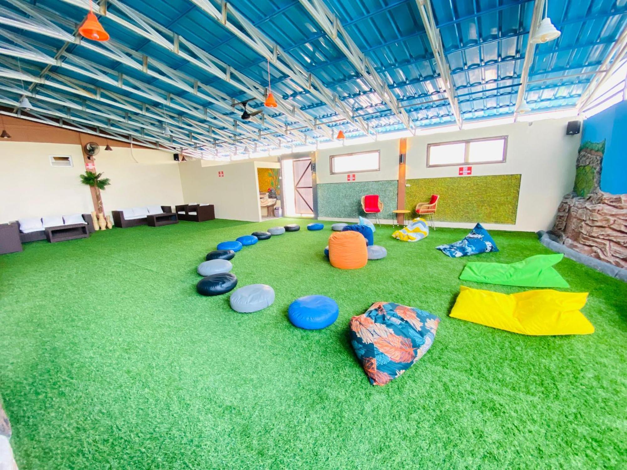 Villa Imperial Diamond Cibadak  Ngoại thất bức ảnh
