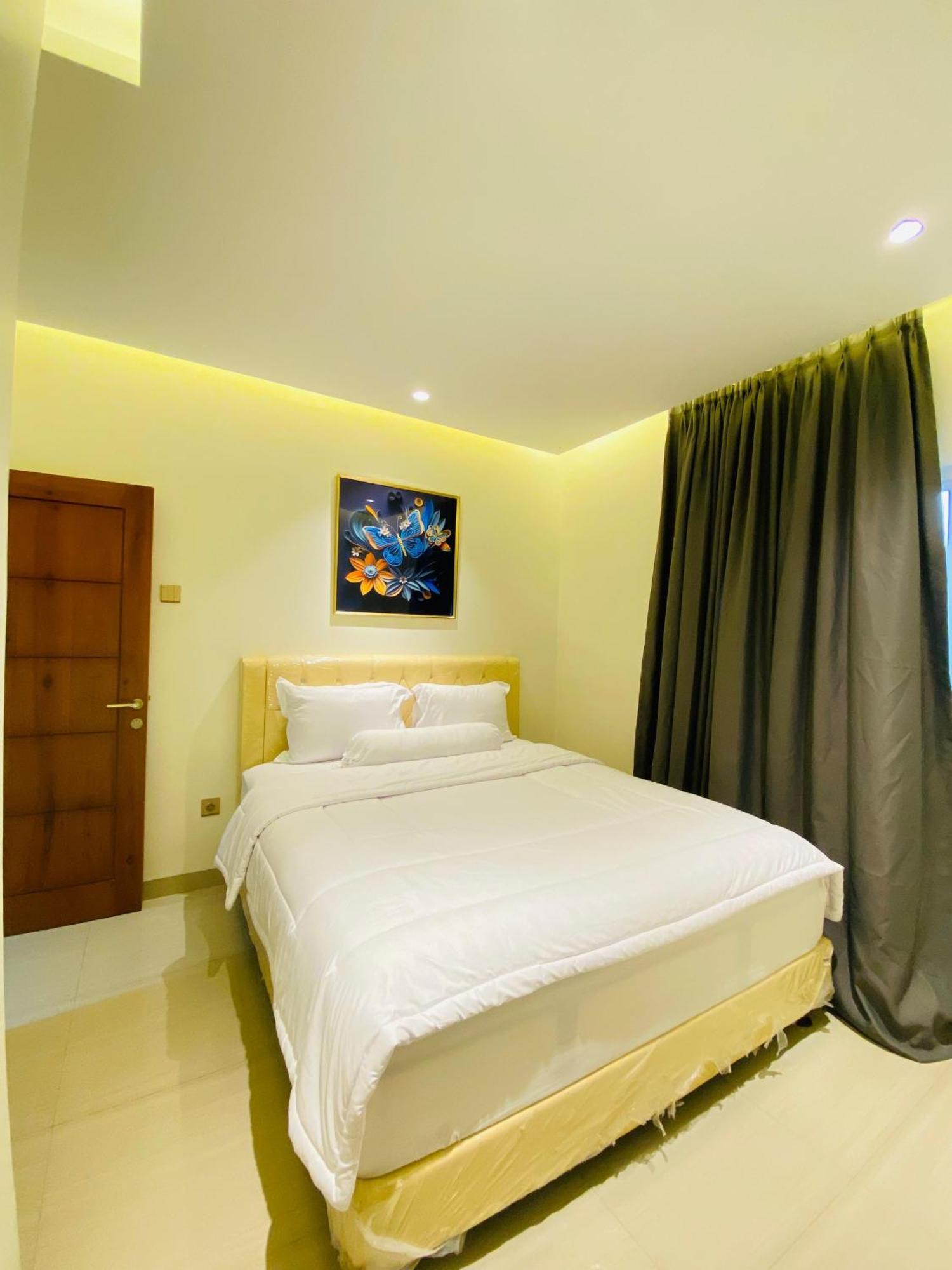 Villa Imperial Diamond Cibadak  Ngoại thất bức ảnh